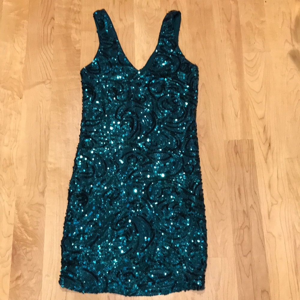 Forever 21 Green sequins dress